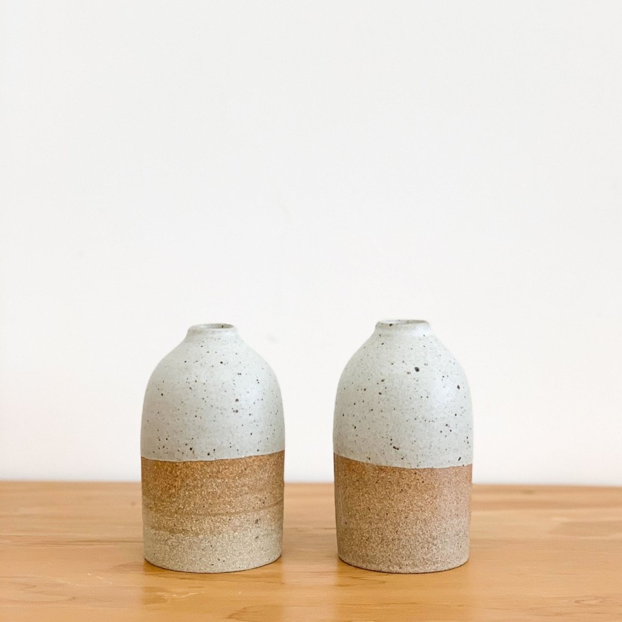 Living Tomoro Pottery | Tomoro Terra Bud Vase (Small)